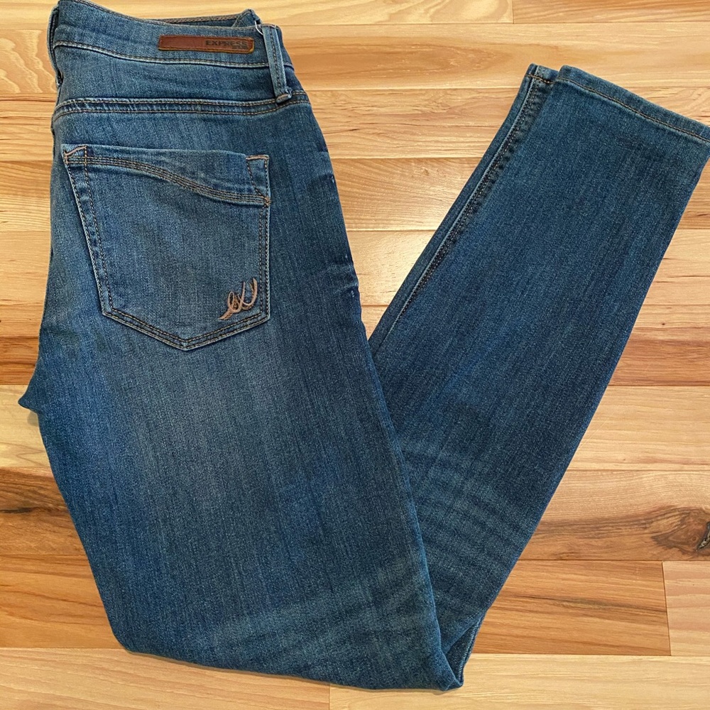 Express MidRise Medium Wash Leggings